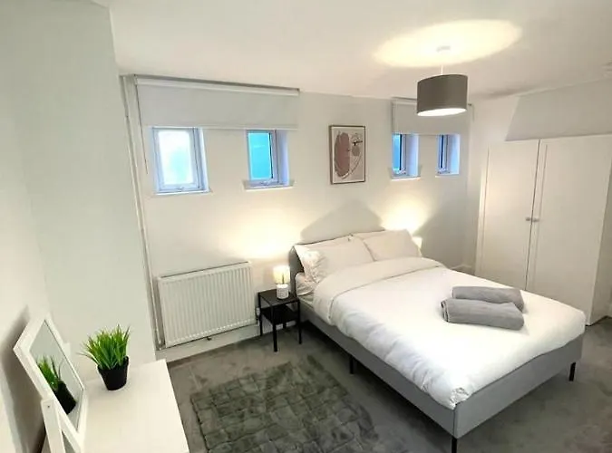 Prosper House Apartment 5