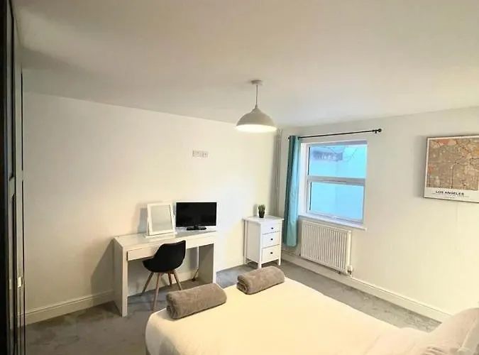 Prosper House Apartment 5